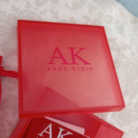 Watch - Picture 6 of 15